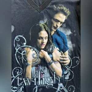 Twilight Saga Bella and Edward T-shirt - Hot Topic